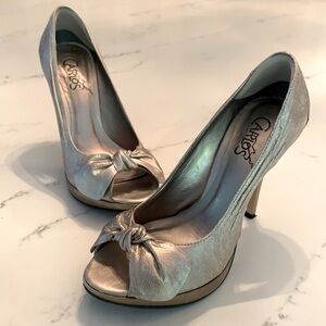 Carlos Santana Dignity Pumps